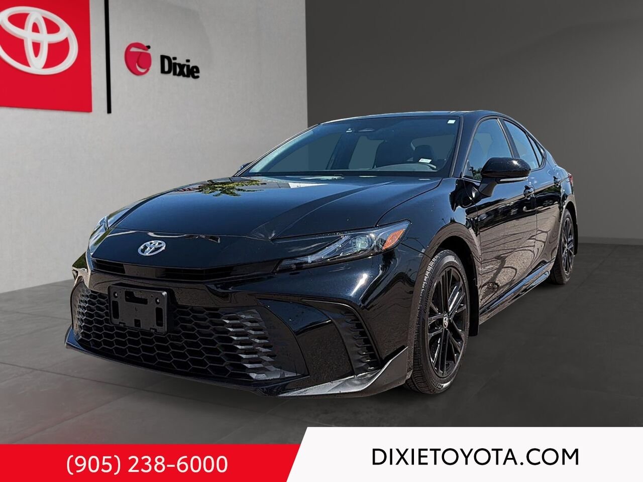 2026 Toyota Camry HYBRID SE UPGRADE AWD / CLEAN CARFAX / HEATED SEATS / MOONROOF / ALLOY WHEELS / CARPLAY AND ANDROID AUTO Black Mississauga - photo #0