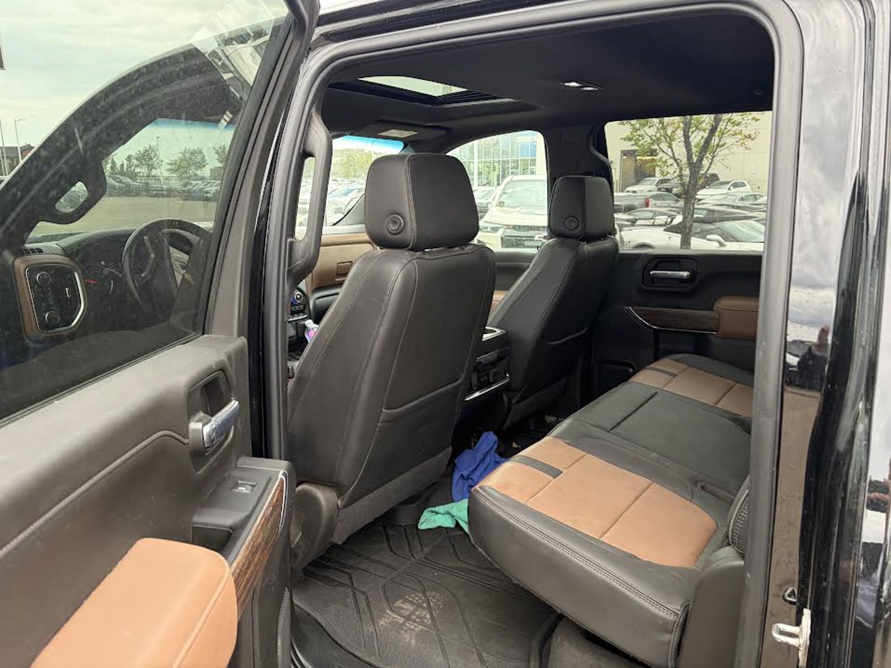 2022 Chevrolet Silverado 2500HD 4WD Crew Cab 159 High Country Black Sherwood Park - photo #5