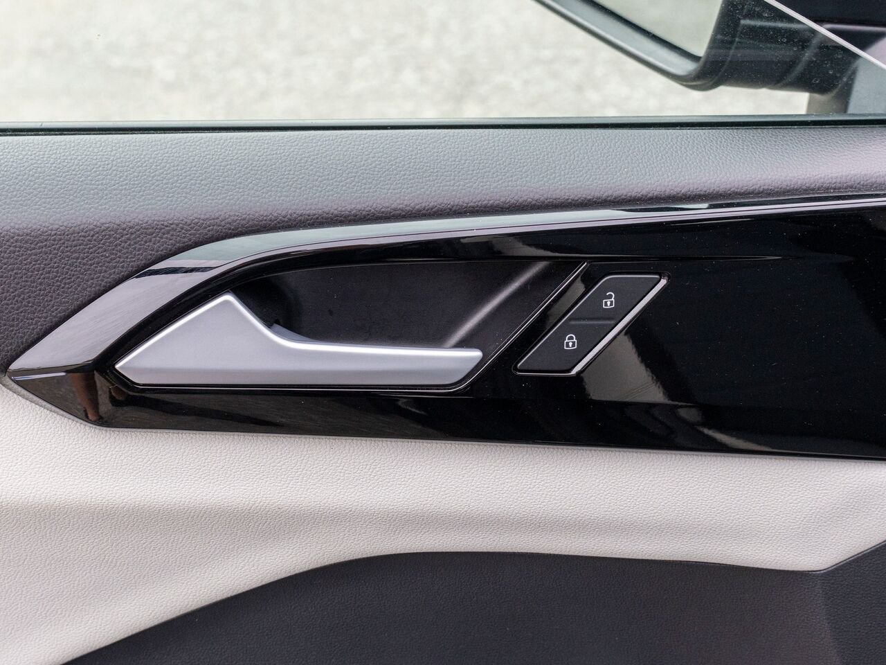 Volkswagen Taos Trendline 4MOTION 2025 Noir Châteauguay - photo #31
