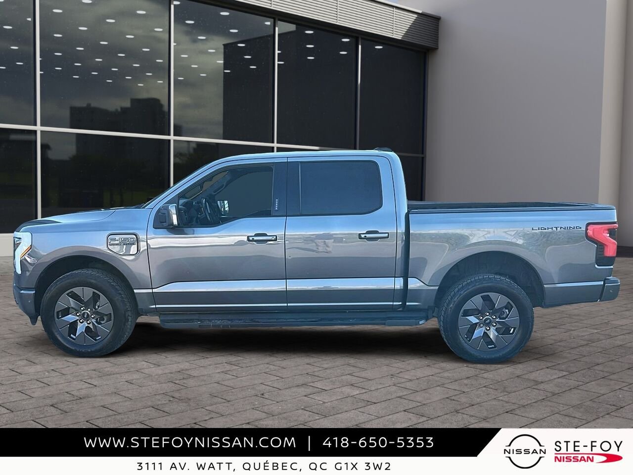 Ford F-150 Lightning LARIAT STANDARD RANGE 2023 Gris Ste-Foy - photo #4
