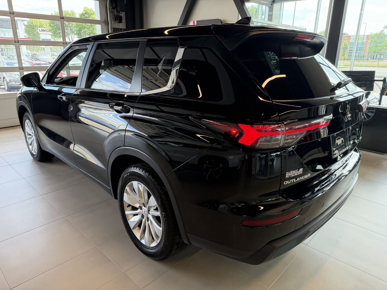 Mitsubishi Outlander 2025 Noir Saint-Eustache - photo #2