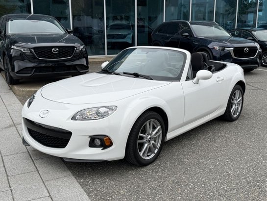 2015 Mazda MX-5 Cabriolet 2 portes, boîte automatique, GX White