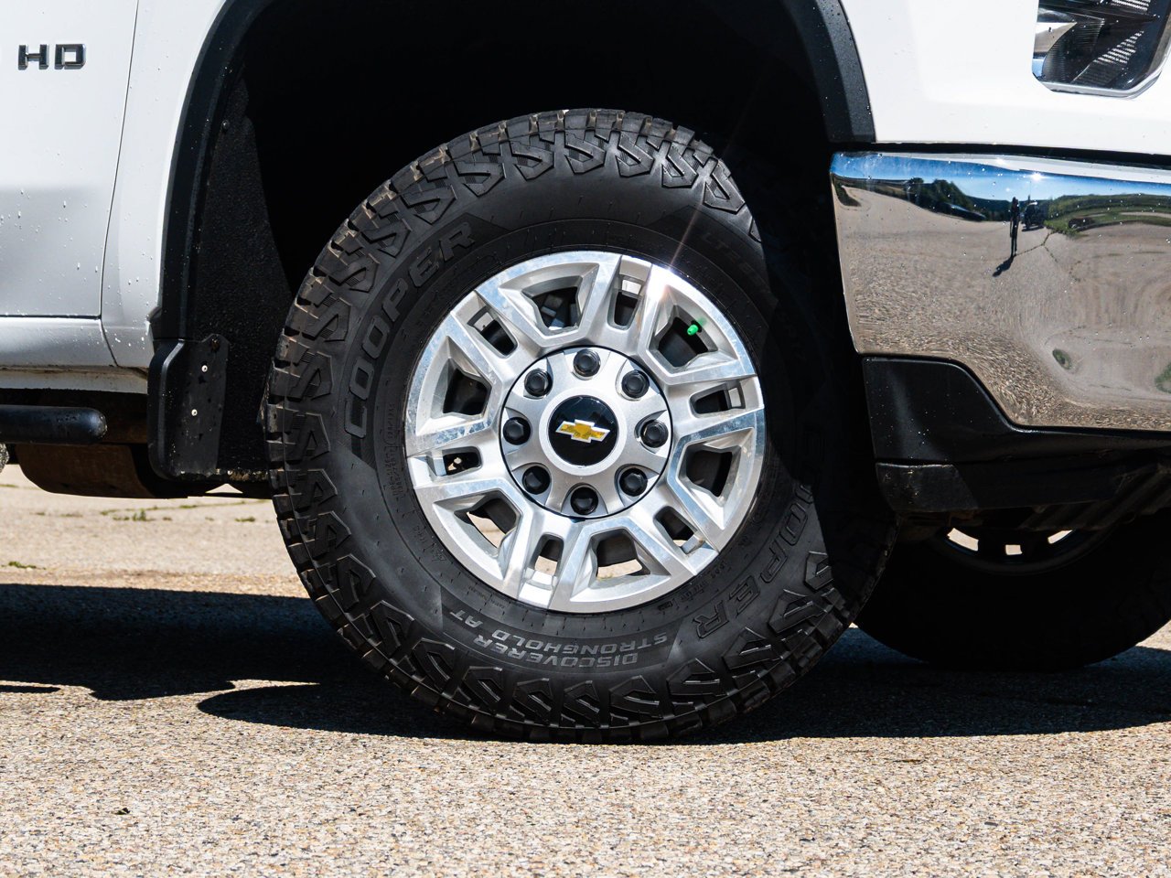 2021 Chevrolet Silverado 2500HD 4WD Crew Cab 159 LT White Sherwood Park - photo #4
