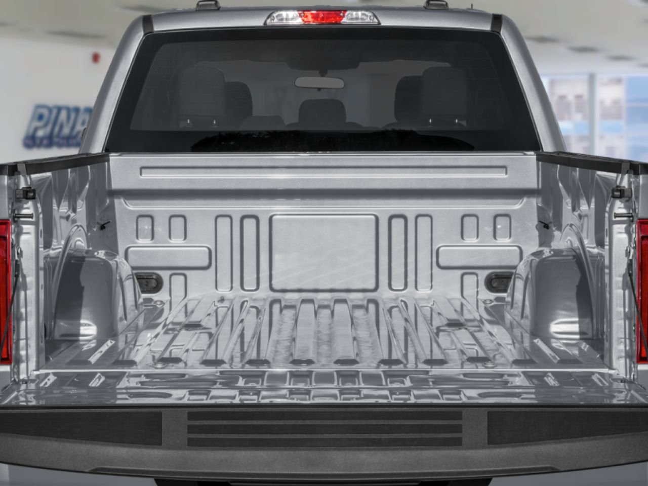 2026 Ford F-150 Oxford White Sainte-Julienne - photo #9