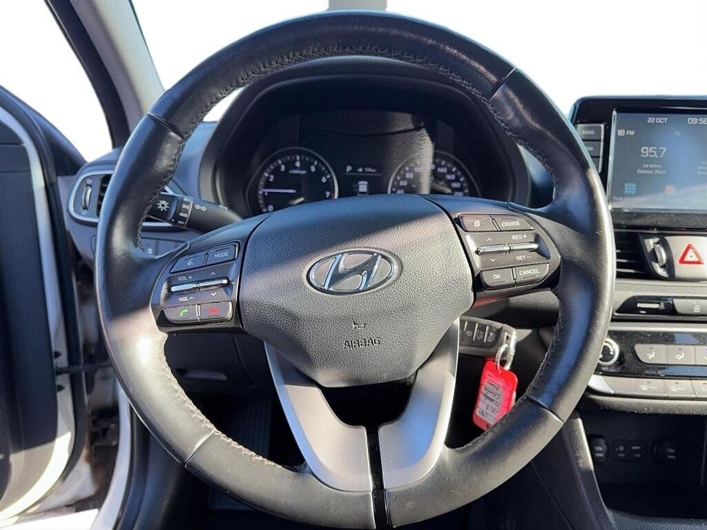 Hyundai Elantra GT GL 2018 Blanc Baie-Comeau - photo #11