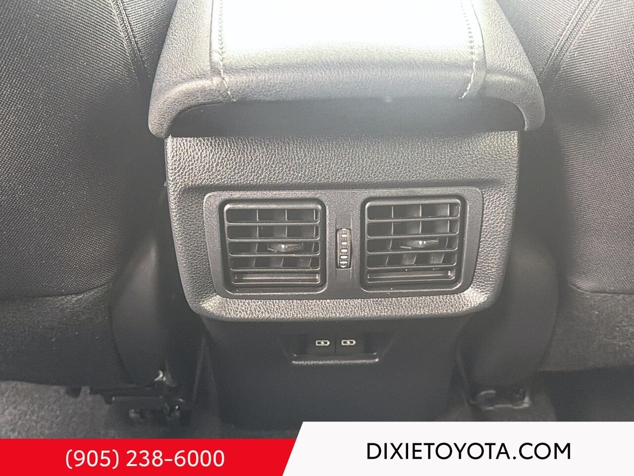 2023 Toyota Venza HYBRID LE AWD / HEATED SEATS / TOYOTA SAFETY SENSE / CARPLAY AND ANDROID AUTO White Mississauga - photo #17