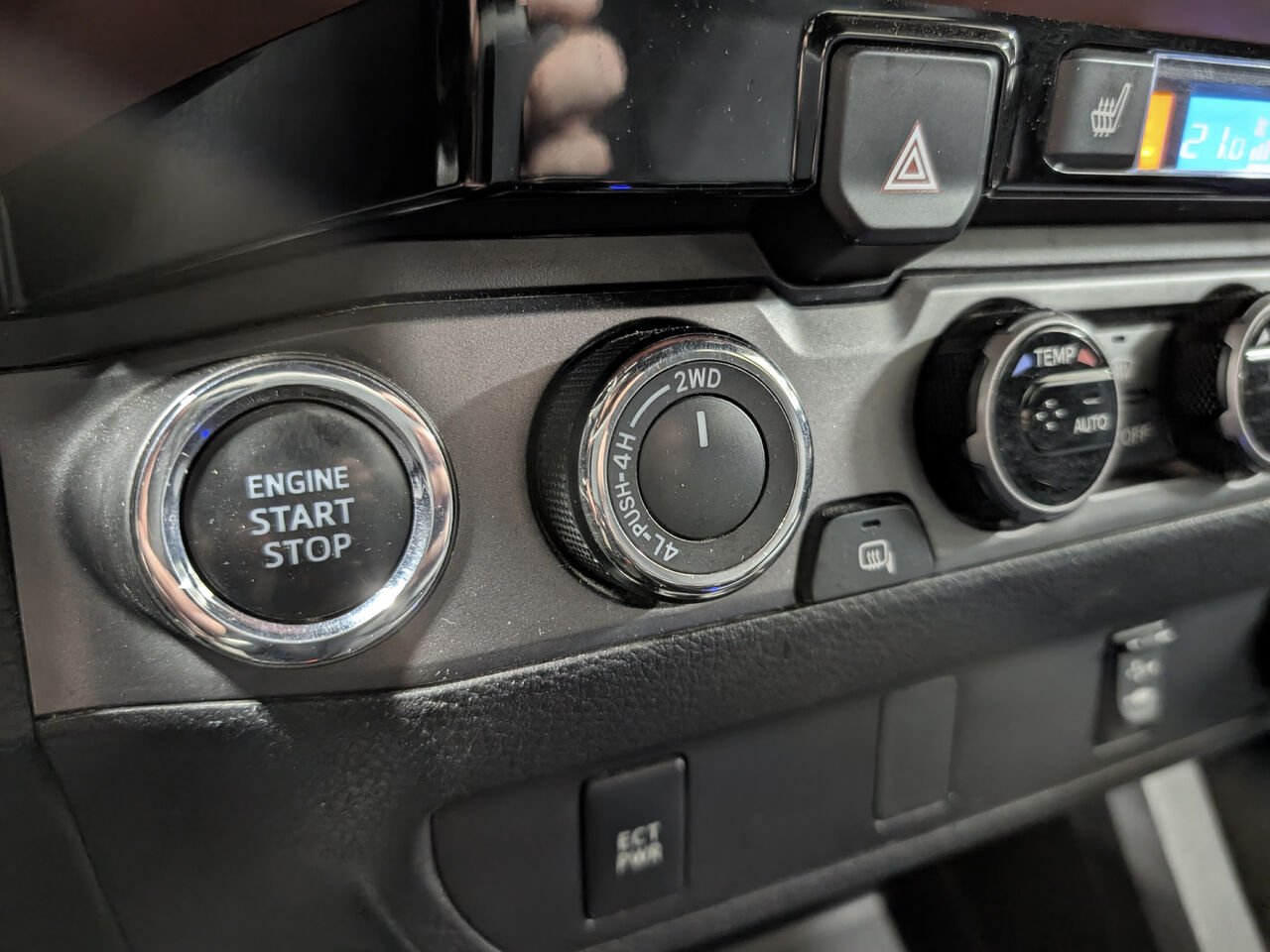 2017 Toyota Tacoma 5TFDZ5BN2HX018435 Inferno Sherbrooke - photo #20