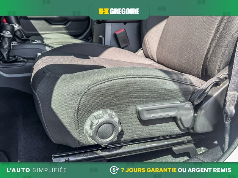 2023 Jeep Wrangler White Blainville - photo #30