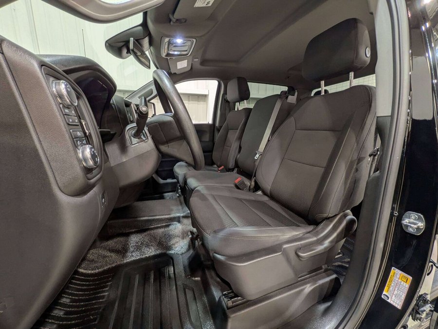 2024 GMC Sierra 1500 4WD Crew Cab 157" Pro Black