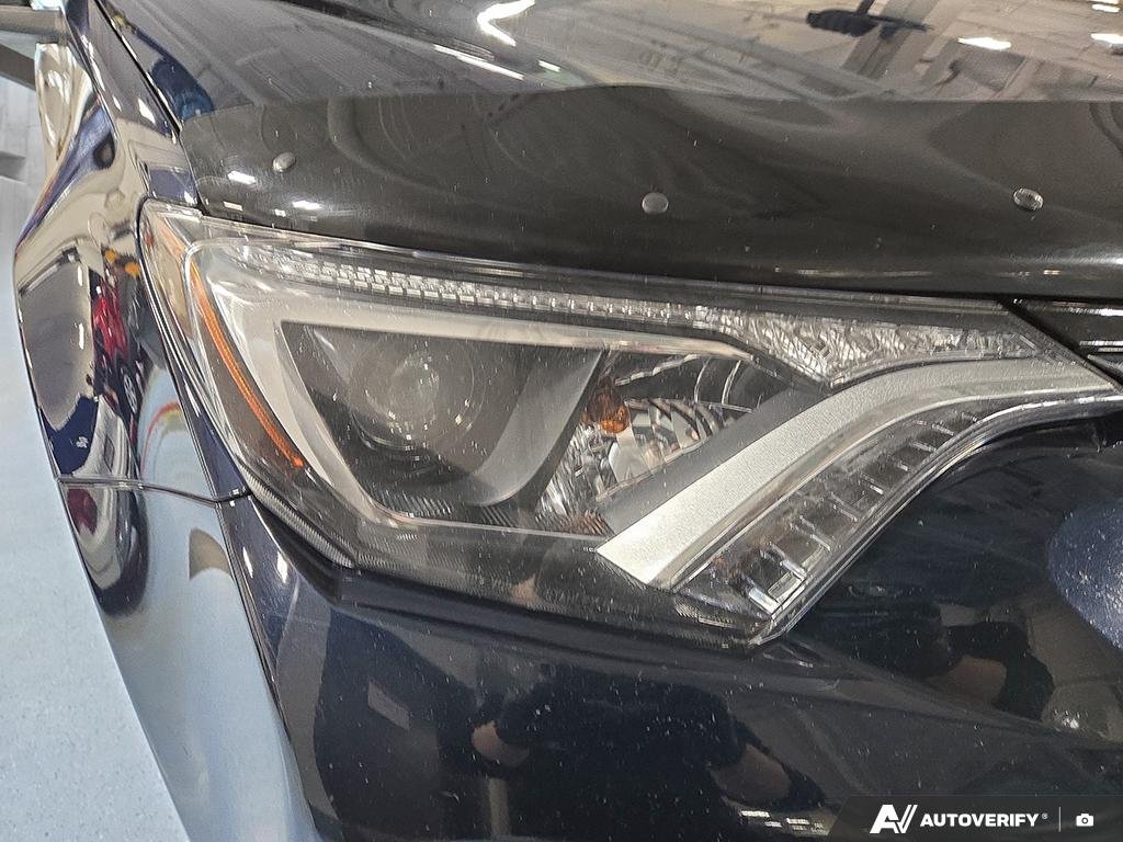 2018 Toyota RAV4 2602396A | XLE AWD, very low kilometers Blue Edmonton - photo #7