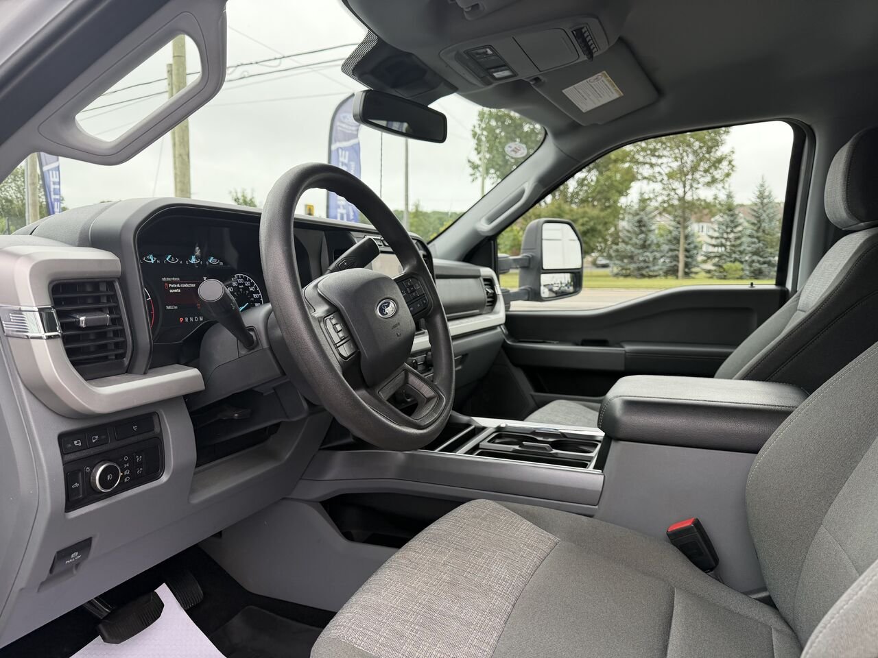 Ford F350 SUPER DUTY 2023 Blanc Montmagny - photo #7