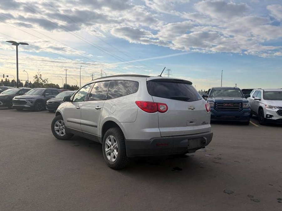 2010 Chevrolet Traverse LS FWD 3.6L 8 Passenger | Remote Start Grey