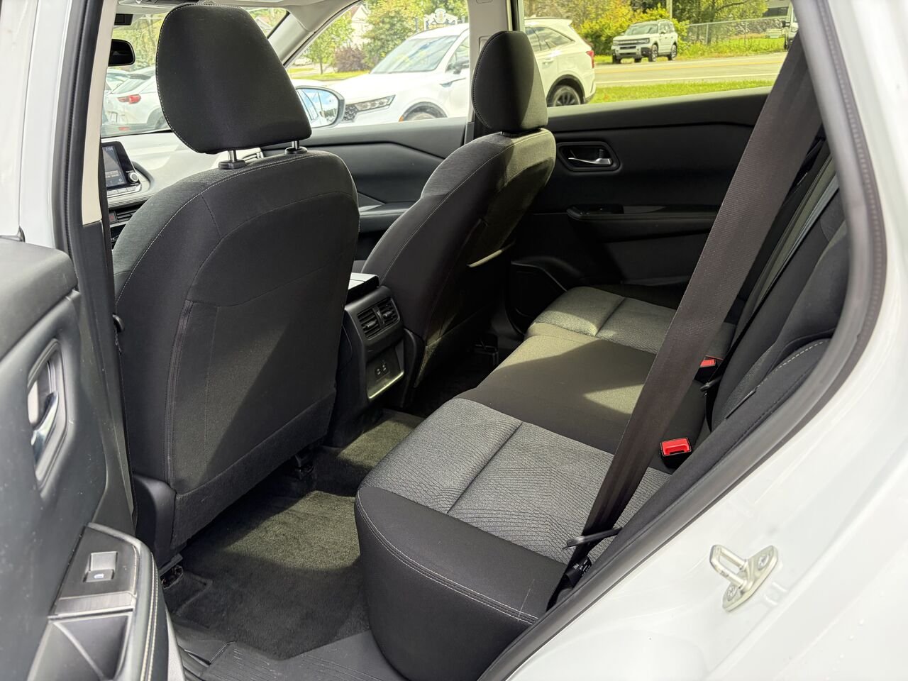 Nissan Rogue SV TI avec ensemble toit ouvrant 2025 Blanc Montmagny - photo #10