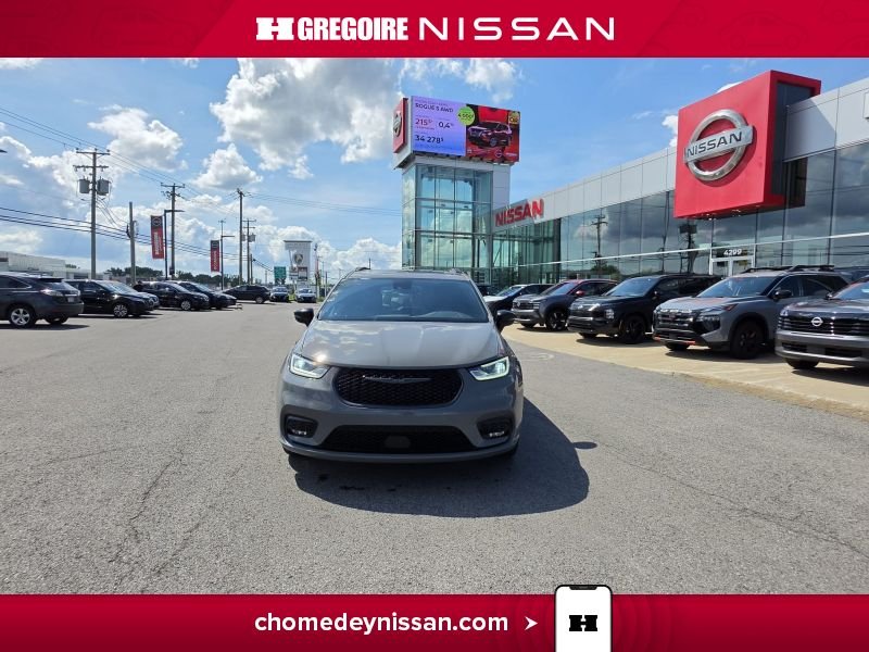 2025 Chrysler Pacifica Grey Saint-Eustache - photo #2