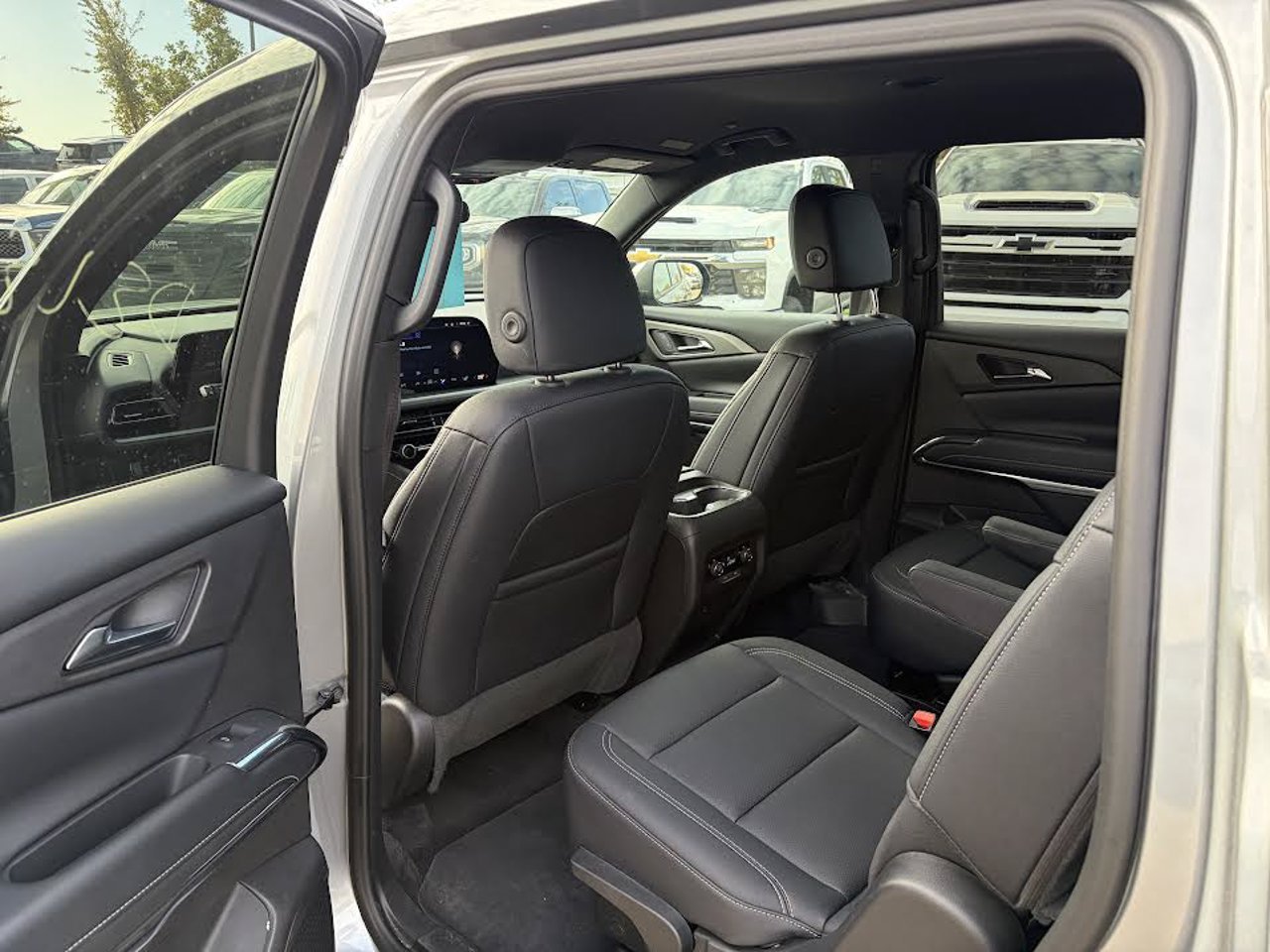 2026 Chevrolet Traverse AWD 4dr LT Grey Sherwood Park - photo #5