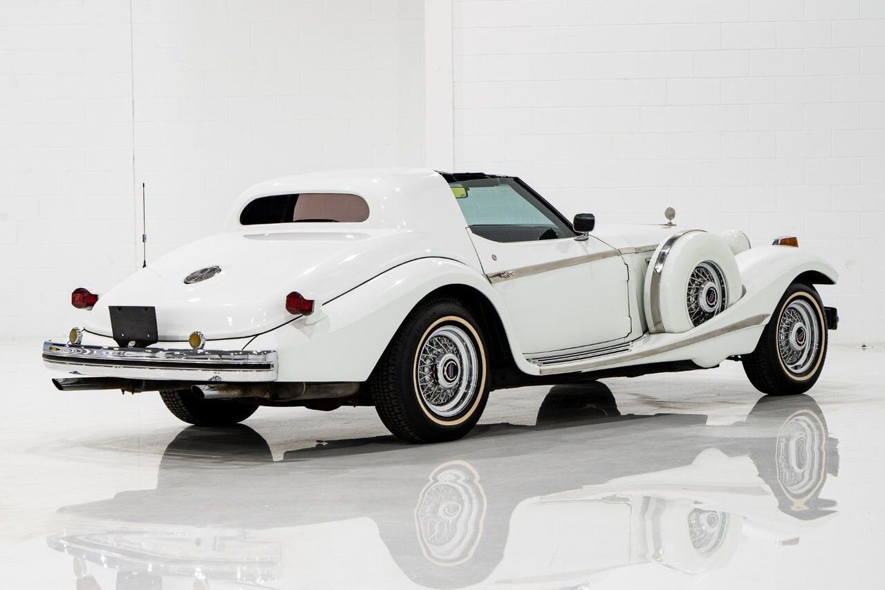 Phillips Motor Car Berlina Coupe Only 1 of 78 produced. Very rare | PRIX EN USD 1981 Blanc Montréal - photo #44