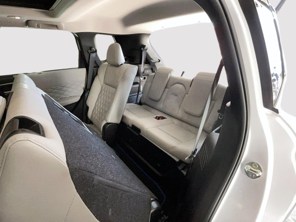 Mitsubishi OUTLANDER 2023 Blanc Mont-Laurier - photo #20
