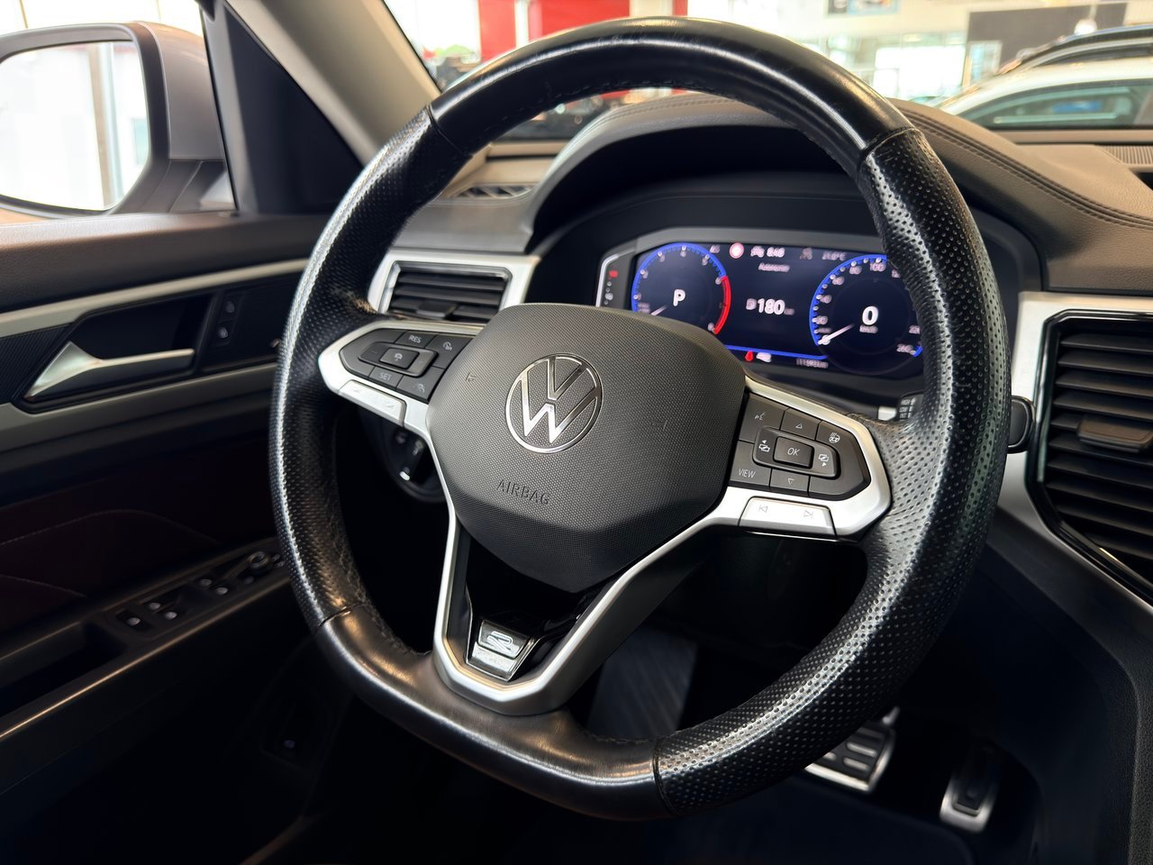 2021 Volkswagen Atlas Silver Notre-Dame-des-Prairies - photo #27