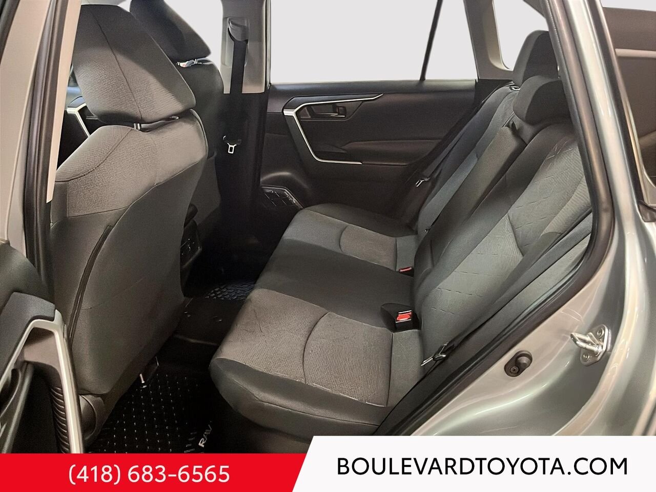 Toyota RAV4 Hybride 100776A-97 | LE, AWD 2022 Gris Québec - photo #18