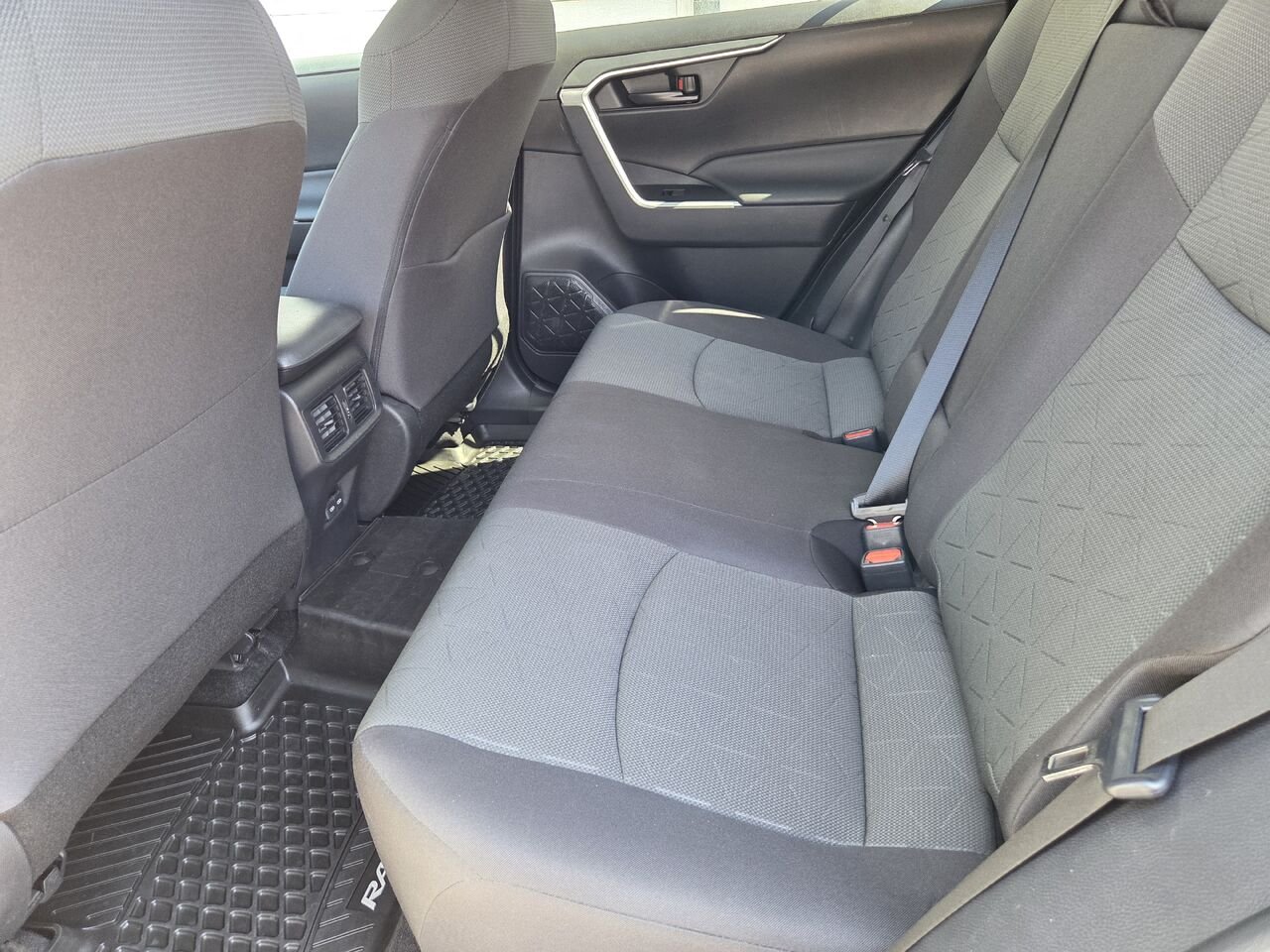 Toyota RAV4 2023 Blanc Mont-Laurier - photo #12