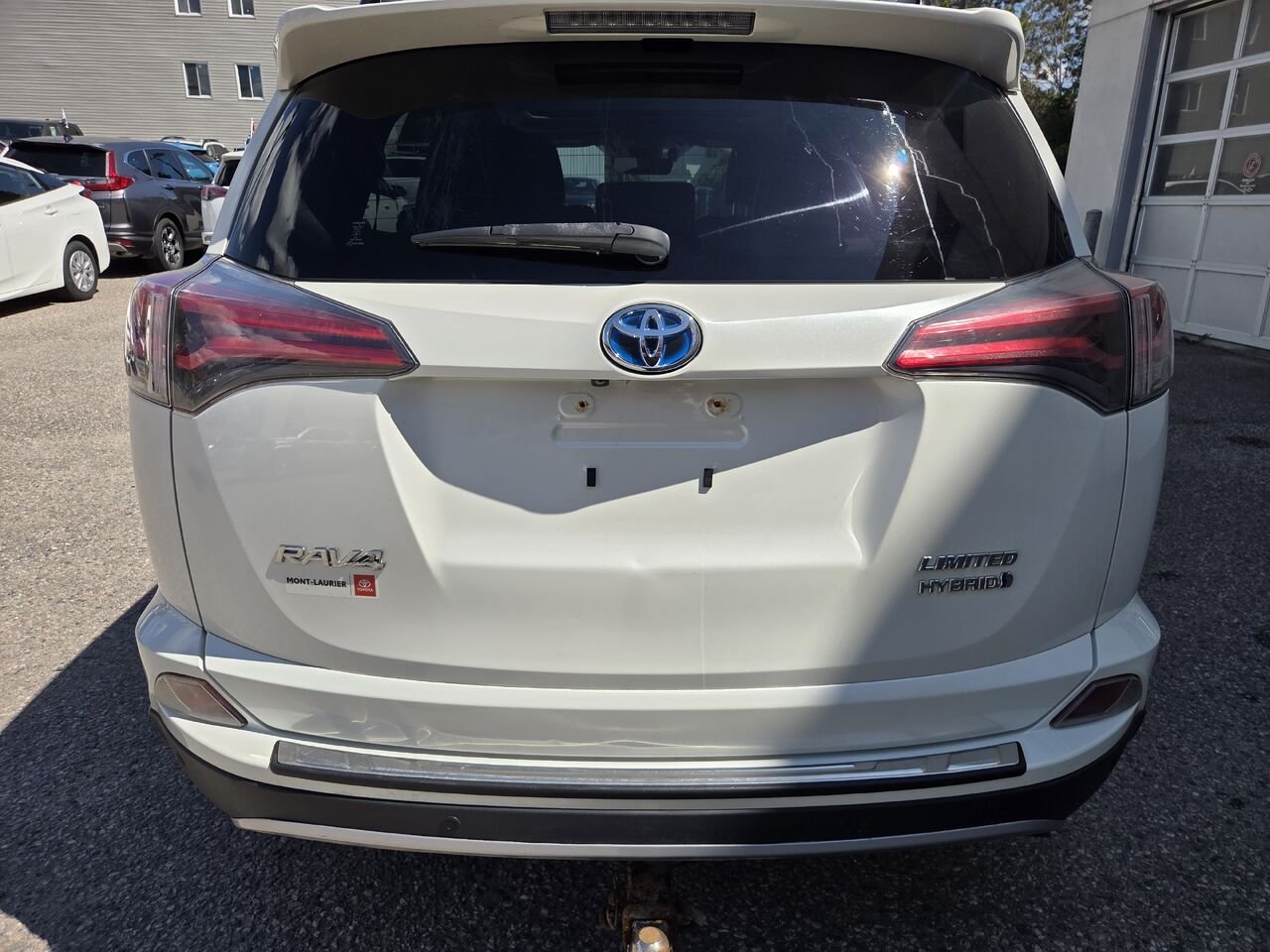 Toyota RAV4 Hybride 2017 Blanc Mont-Laurier - photo #9