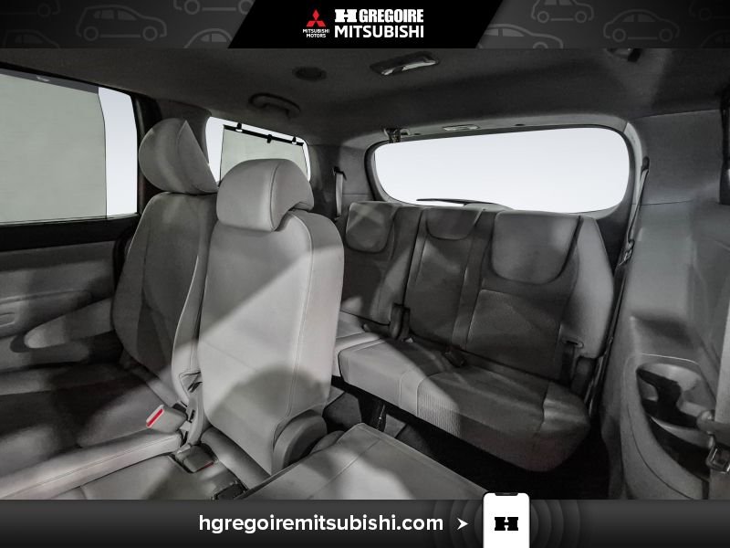 2017 Kia Sedona Grey Blainville - photo #29