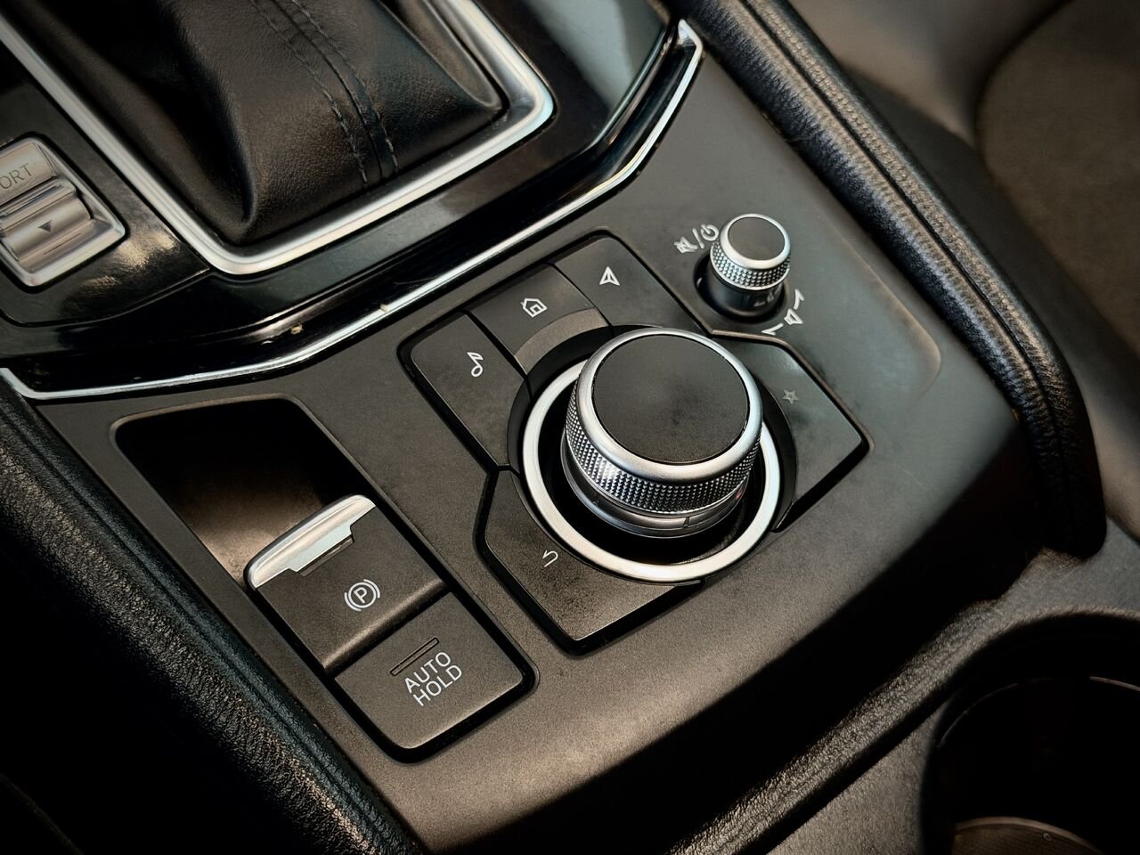 2022 Mazda CX-5 Grey Notre-Dame-des-Prairies - photo #34