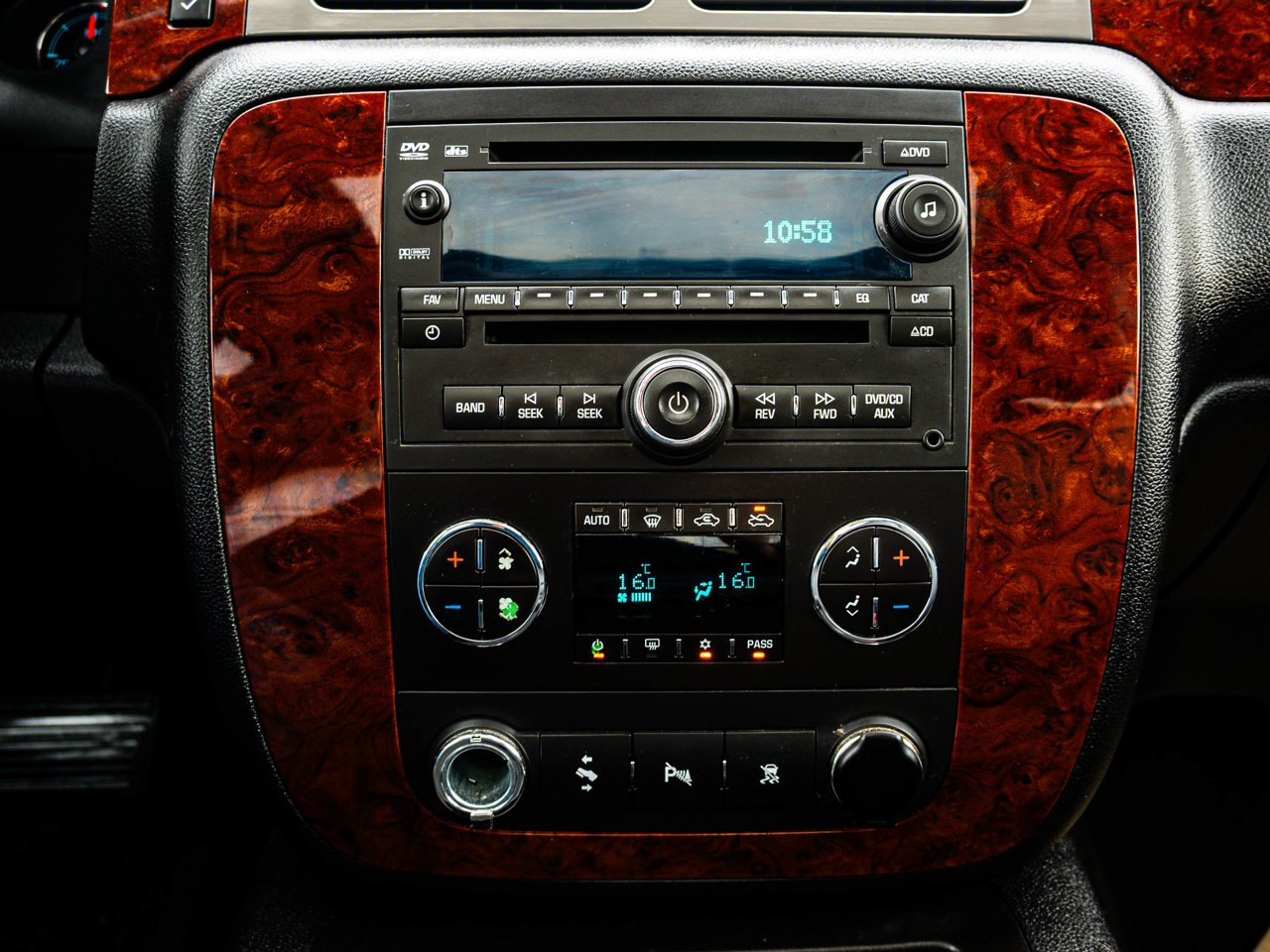 2009 Chevrolet Silverado 1500 4WD Crew Cab 143.5 LTZ White Sherwood Park - photo #24