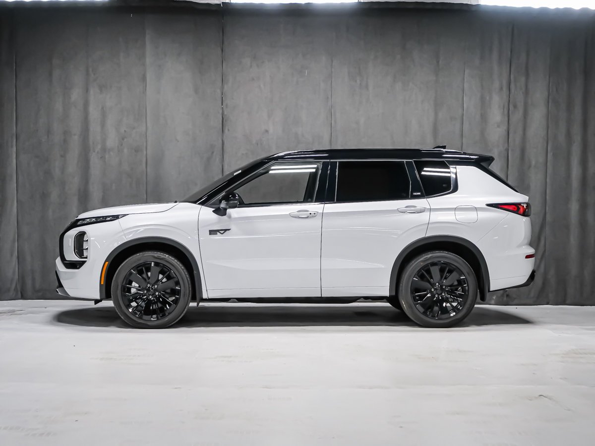 2026 Mitsubishi Outlander Plug-In Hybrid GT NOIR White Montreal - photo #2