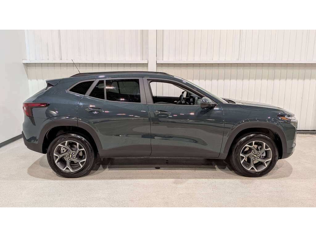 Chevrolet Trax FWD 4dr LT 2025 Gris Val-David - photo #7