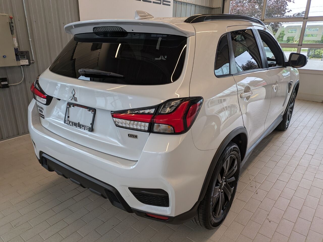2022 Mitsubishi RVR White Gatineau - photo #19