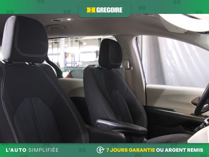 2022 Chrysler Grand Caravan Black Saint-Eustache - photo #28
