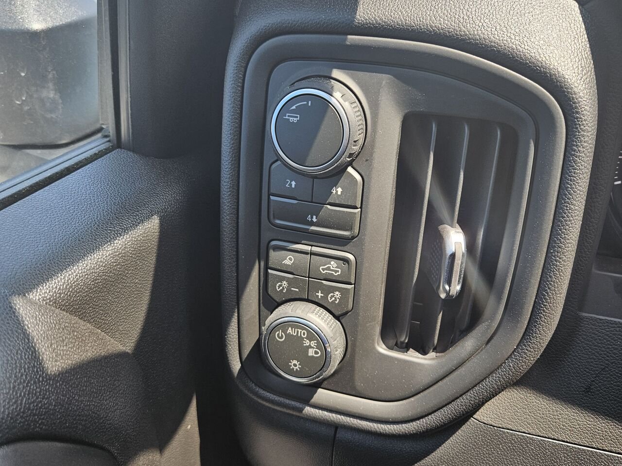 Chevrolet Silverado 2500HD Custom cabine multiplace 4RM 172 po 2026 Blanc sommet Thetford Mines - photo #10