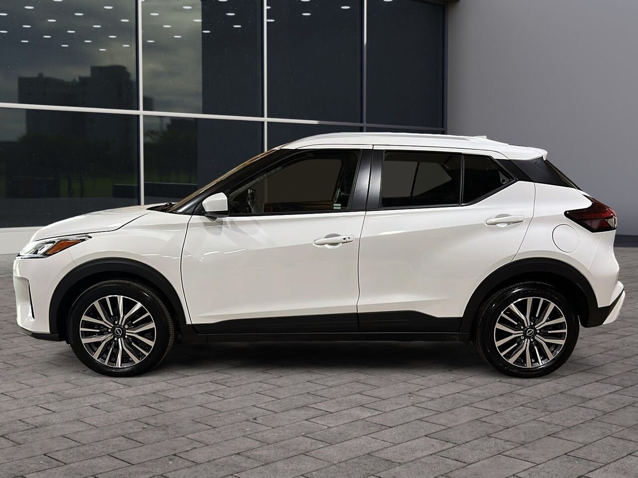 2024 Nissan Kicks SV TA White Québec - photo #4