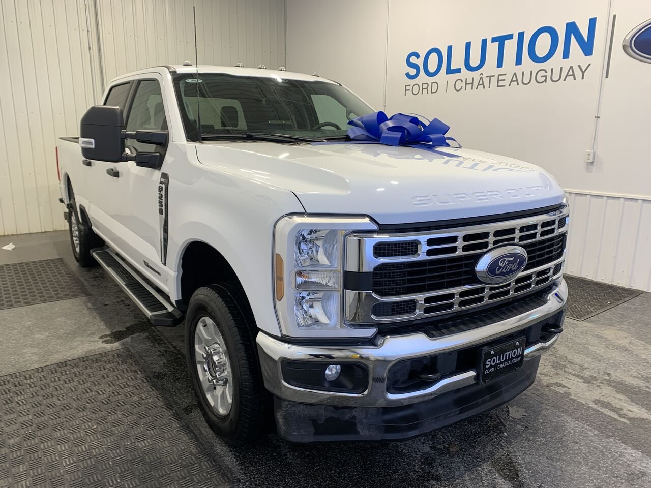Ford Super Duty F-250 SRW XLT F250 XLT, 4X4, DIESEL, PRET A TRAVAILLER 2024 Blanc Châteauguay - photo #8