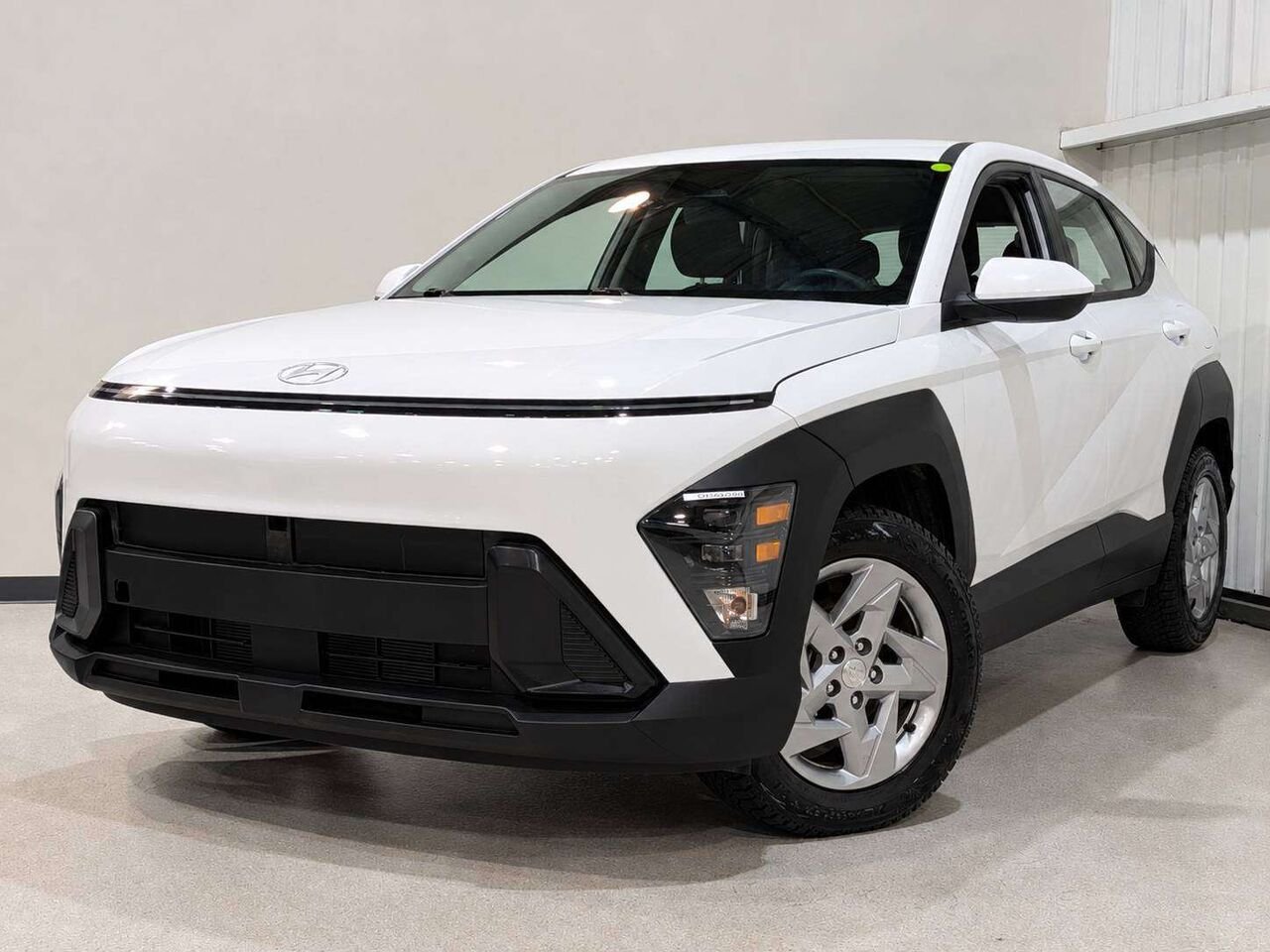 Hyundai Kona 2.0L Essential FWD 2024 Blanc Val-David - photo #0