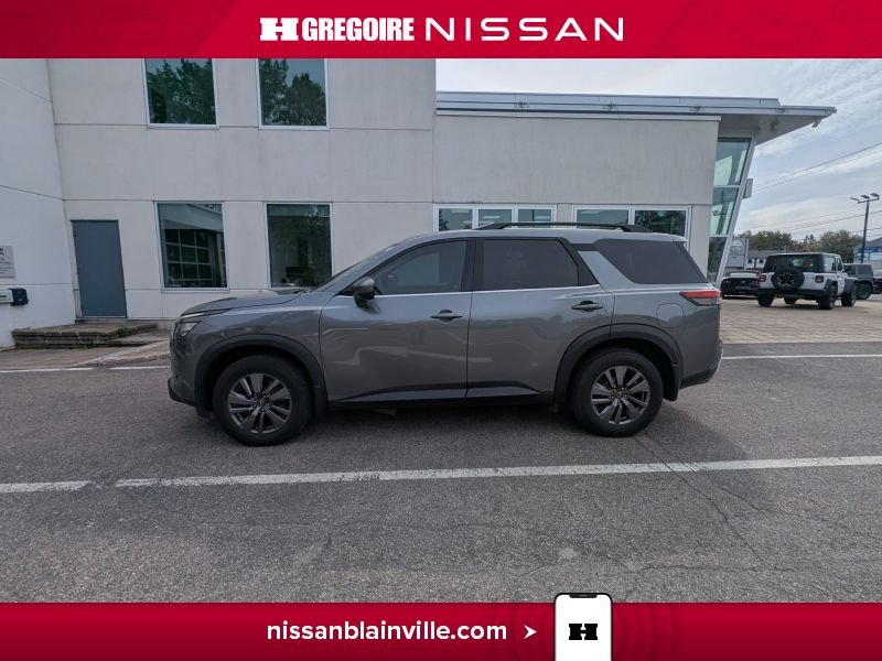 Nissan Pathfinder 2024 Gris Laval - photo #10