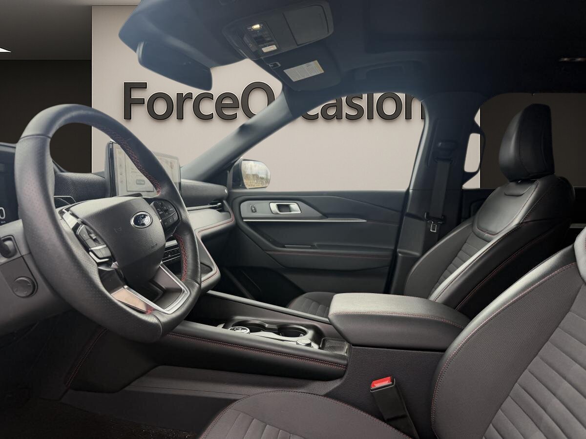 2025 Ford Explorer Black  - photo #6