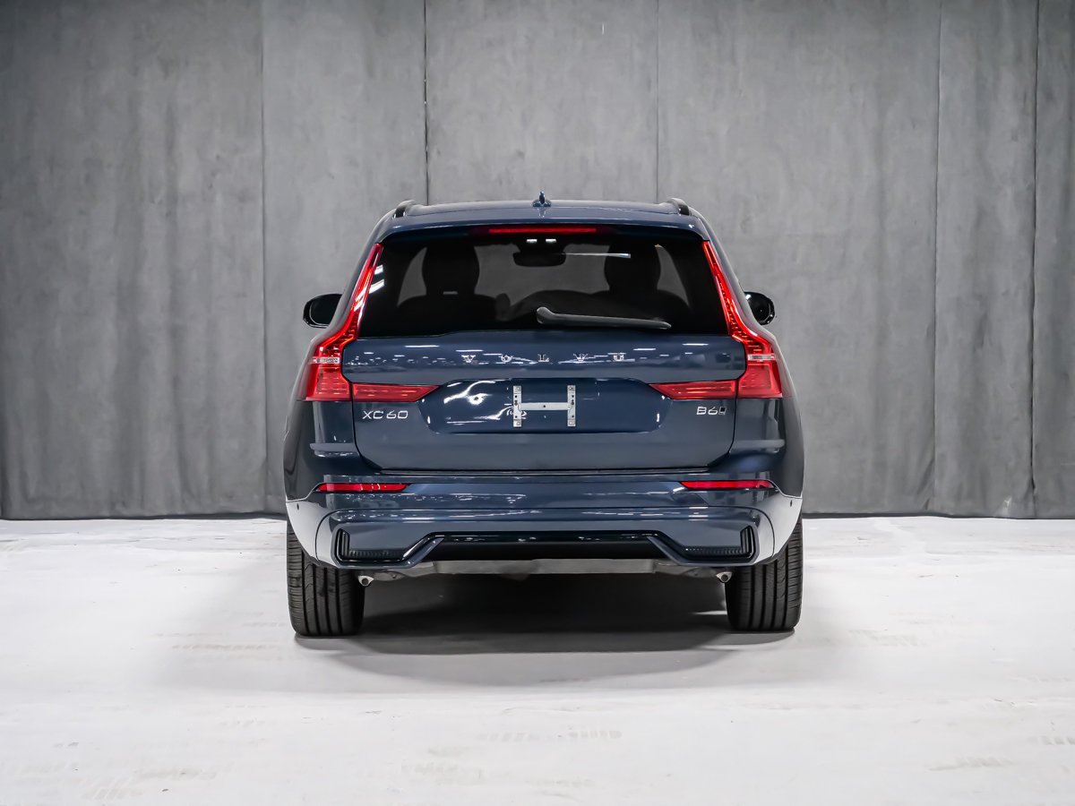 Volvo XC60 B6 PLUS DARK CLIMATE 2023 Bleu Montréal - photo #5