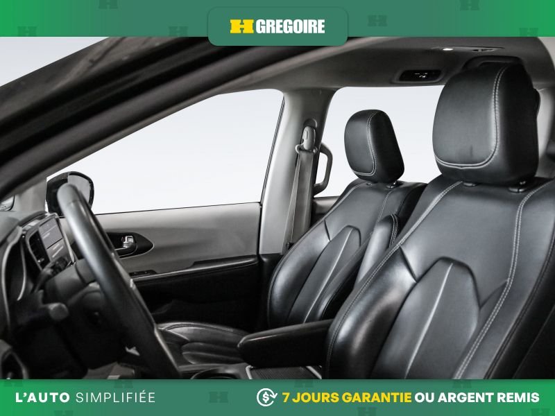 Chrysler Pacifica 730269 | Touring L AWD AUTO A/C CUIR GR ELECT MAGS CAM RECU 2022 Noir Laval - photo #10
