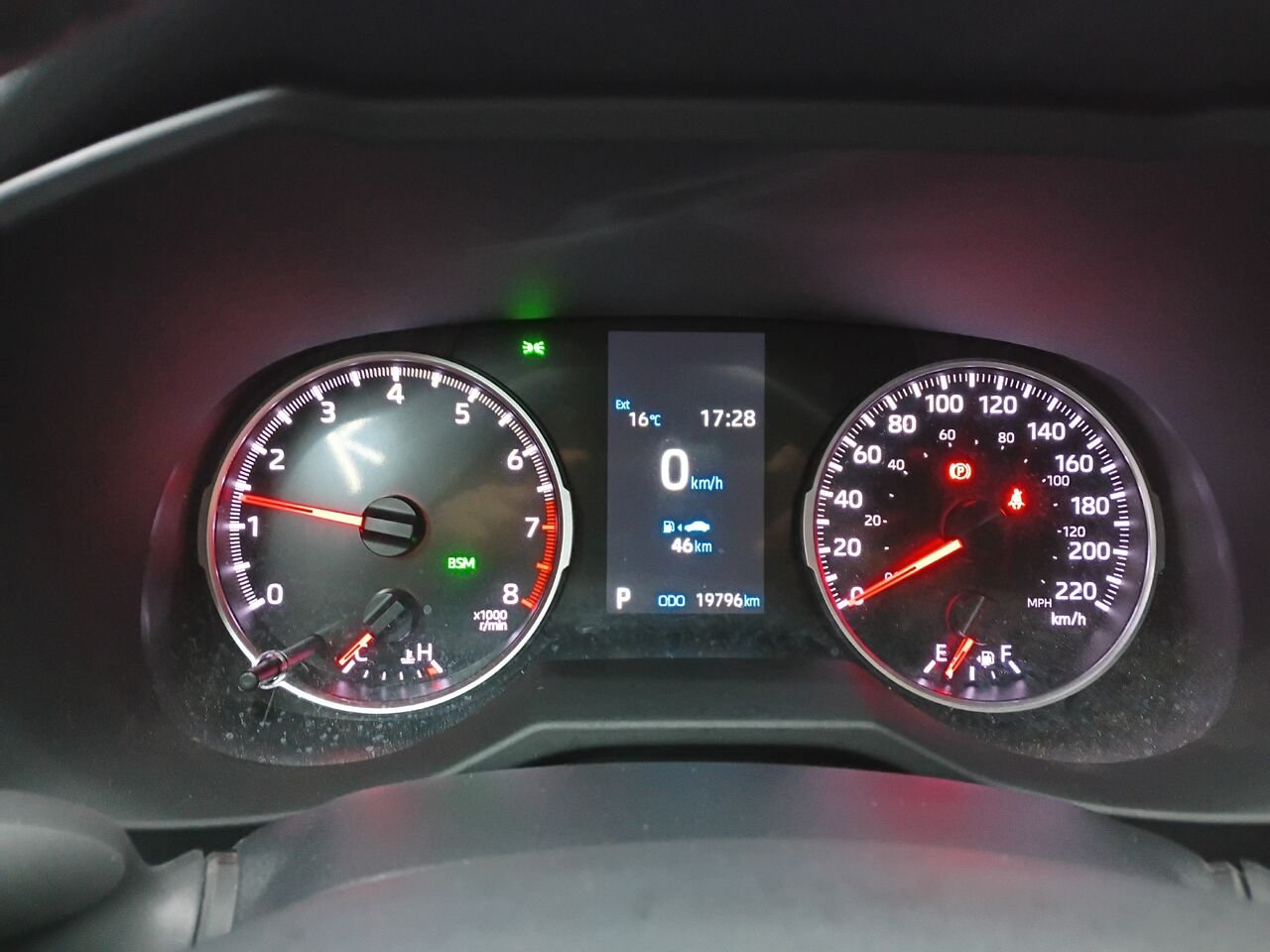 2022 Toyota RAV4 Red Blainville - photo #26