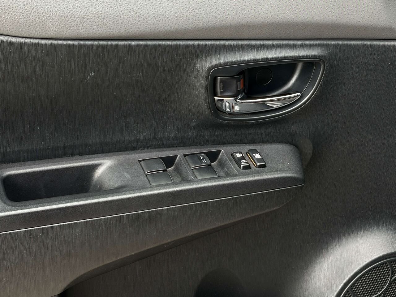 2014 Toyota Yaris LE Grey Gatineau - photo #9