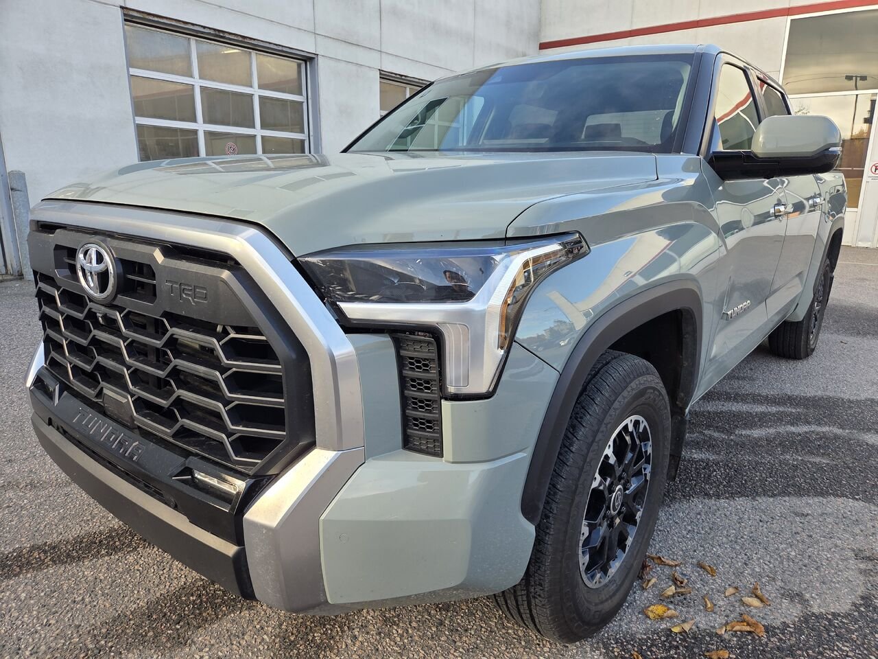 2024 Toyota TUNDRA LIMITED Grey Mont-Laurier - photo #0