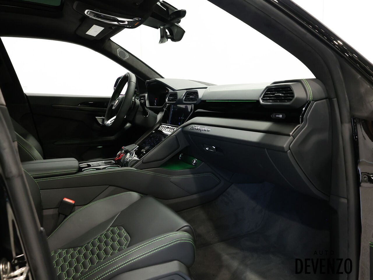 2024 Lamborghini Urus Black Saint-Eustache - photo #5