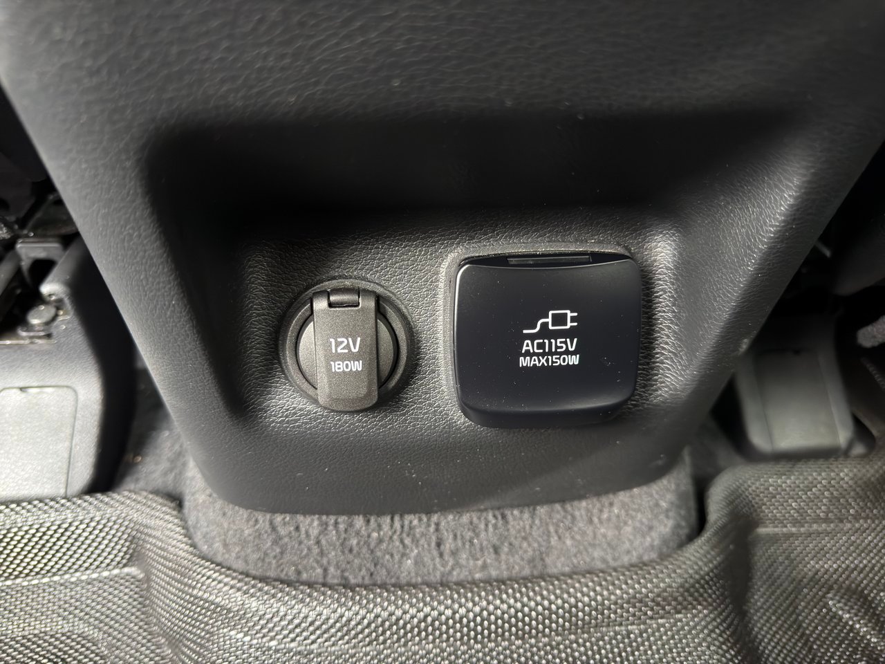 2023 Kia Telluride White Thetford Mines - photo #40