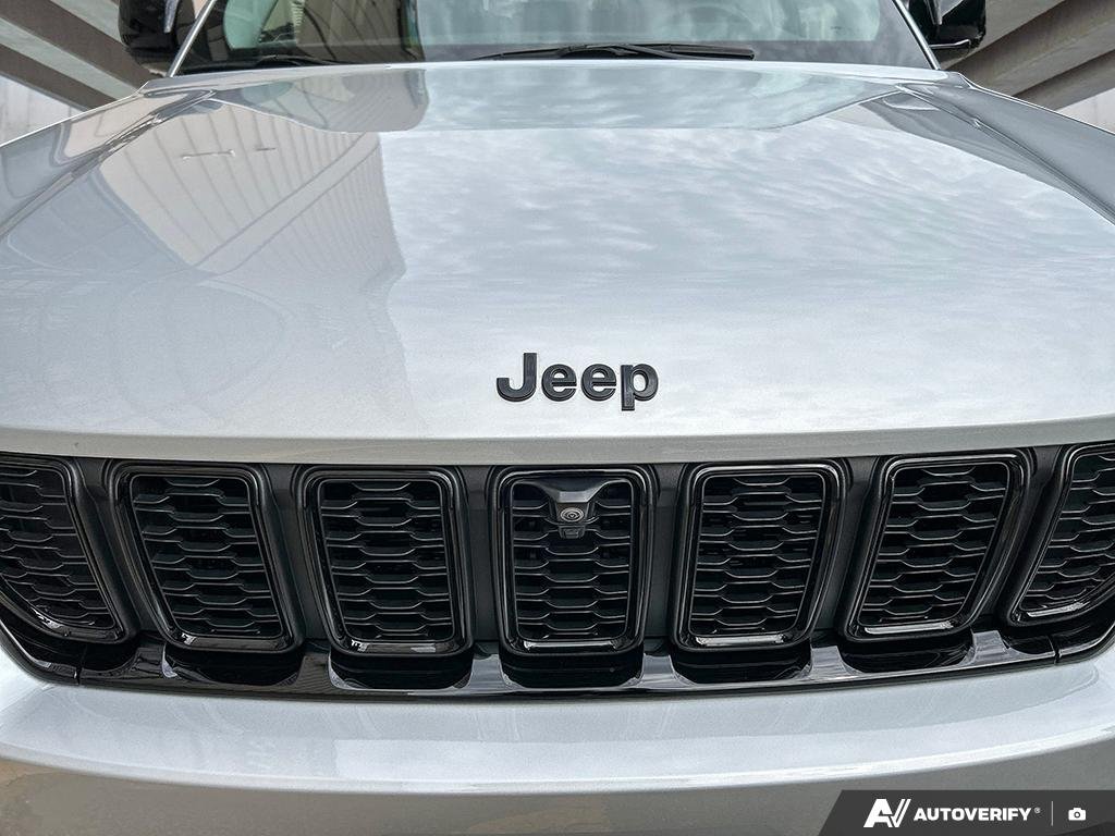 2023 Jeep Grand Cherokee 2602411A | Limited Edmonton - photo #8