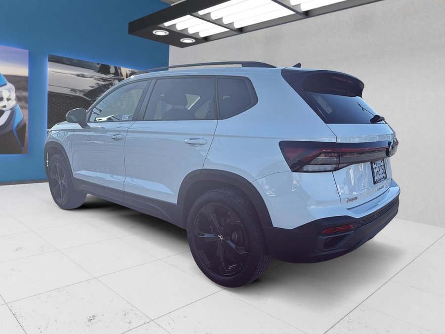 2026 Volkswagen Taos Comfortline édition Pure White with Black Roof