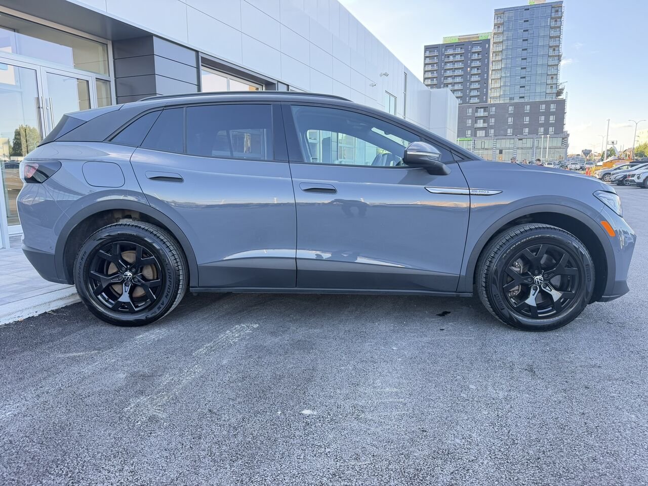 2024 Volkswagen ID.4 Pro S AWD Grey Laval - photo #6