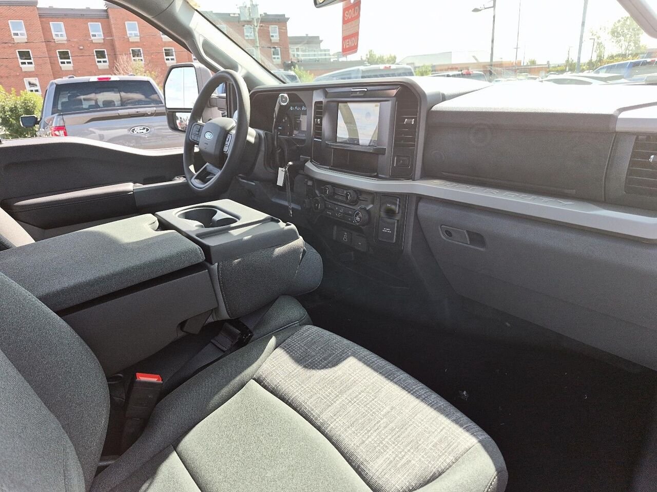 Ford Super Duty F-250 SRW 27014 | XLT 2027 Blanc Oxford Saint-Jérôme - photo #5