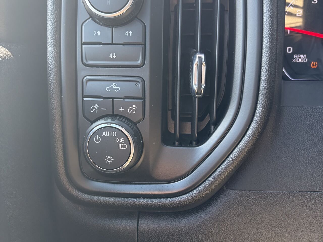 2022 CHEVROLET SILVERADO K2500HD WT cabine multiplace 4RM 159 po White Ottawa & Gatineau - photo #4